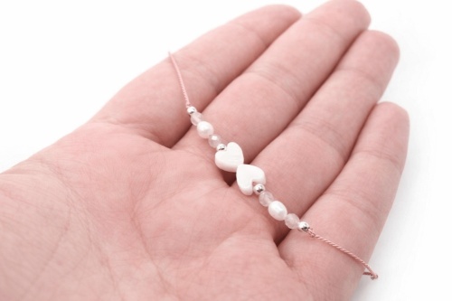 bransoletka-z-podwojnym-sercem-i-rozowymi-kamieniami