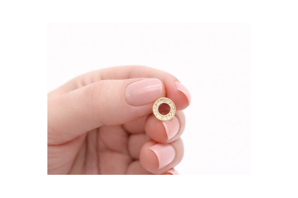 srebrne-okragle-pozlacane-kolczyki-pr-925-z-bialymi-cyrkoniami