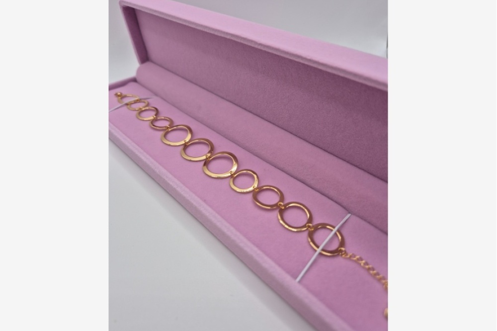 bracelet_chain_box_4x3_horizontal_nocrop