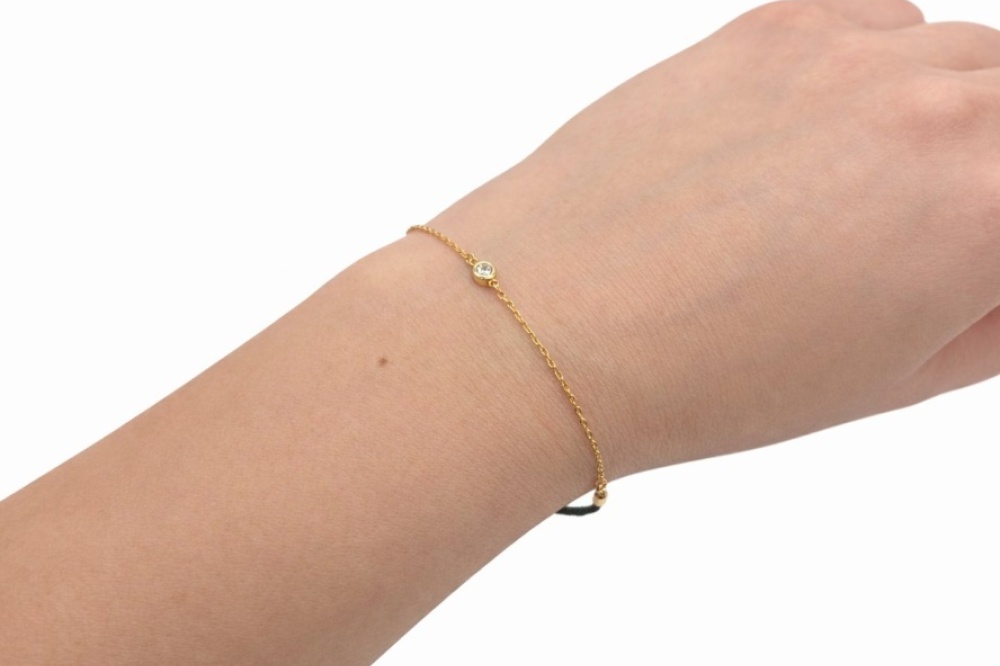 bransoletka-z-zielonym-sznurkiem-i-cyrkonia