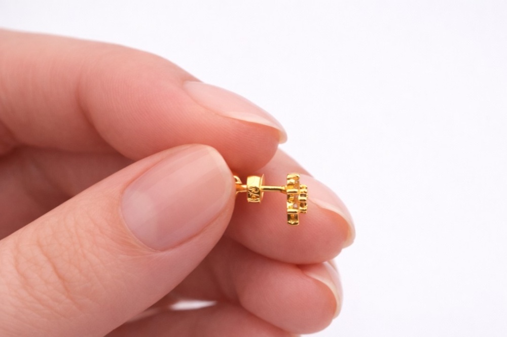 kolczyki_na_sztyfcie_pozlacane_kwiatki