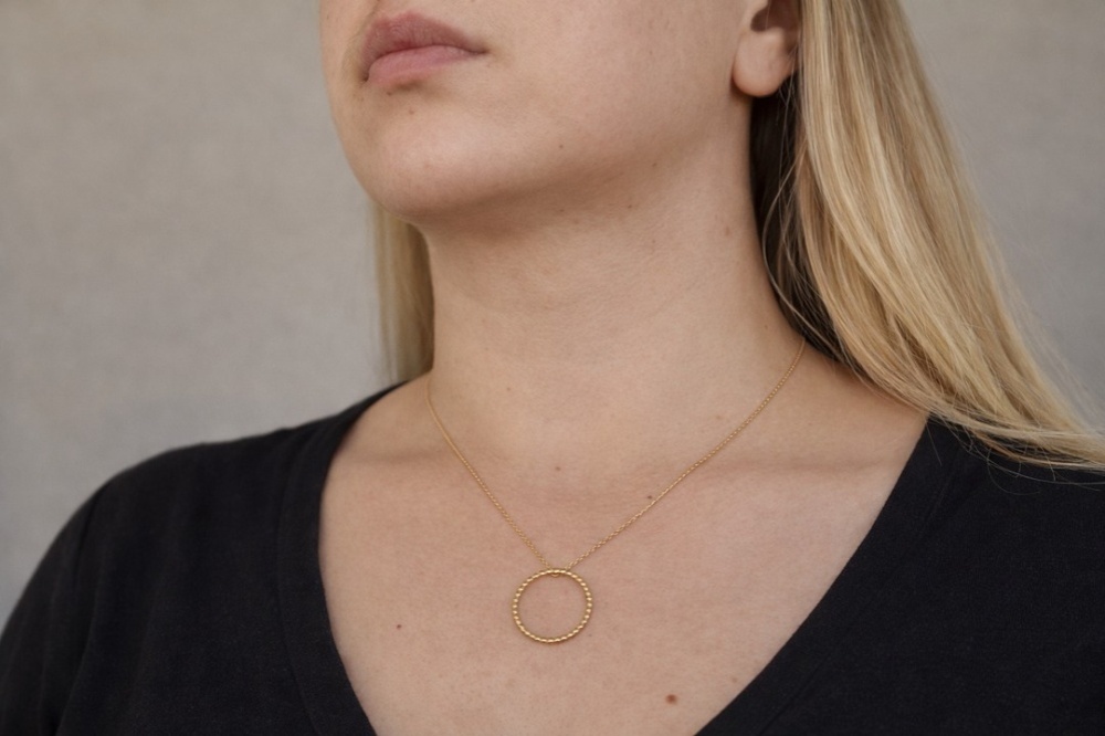 naszyjnik-z-kolkiem-z-kuleczek