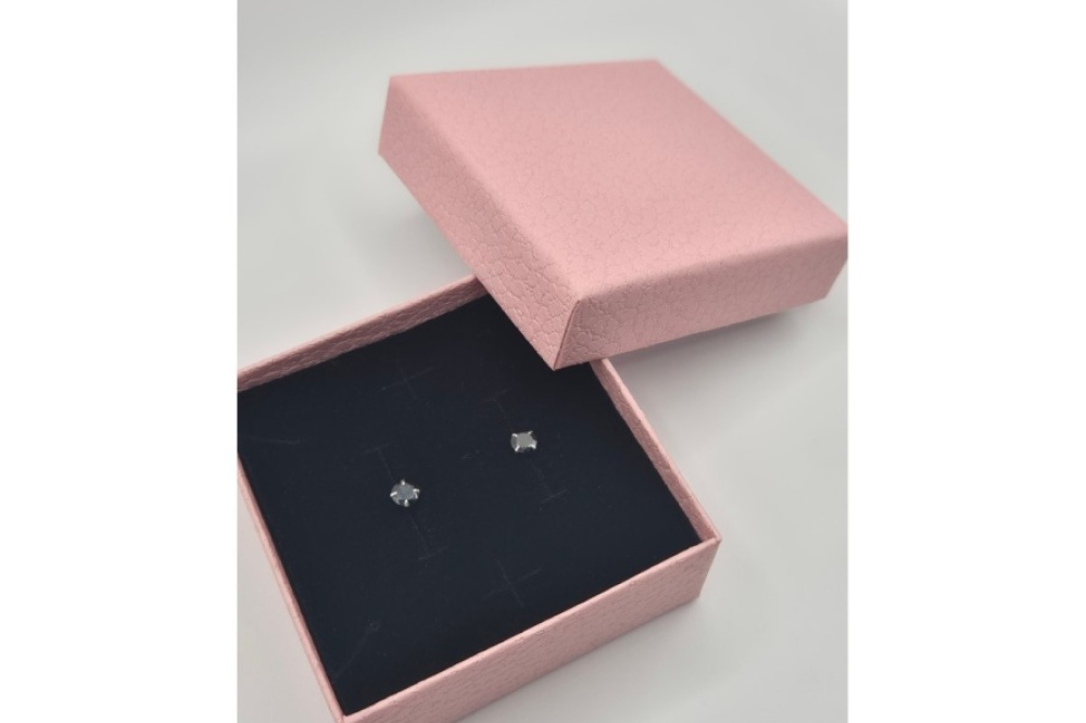 pink_box_4x3_web_nocrop